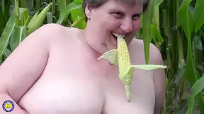 Tina C In Big Mature Lady Plays With Herself In A Corn Field