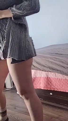 Sexy Stepmom Dances Naked Around the House. Sexy Brunette Does a Workout at Home Naked.