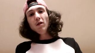 Straight skater dude Sean Johansen wanks his fat meat