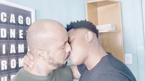 INTENSE KISSES BETWEEN 2 VOLUPTUOUS MEN - BY ANDREW DIOP AND JAMAL SANGENT - CLIP 2