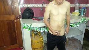 Big-bootied stepdaughter seduces her old stepfather in the kitchen to have sex