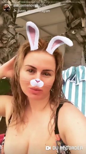 Celebrity GF gets naked in explicit non-nude scenes