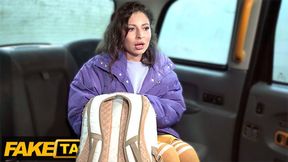Amateur Taxi MILF offers her SHAVEN pussy to pay for her ride
