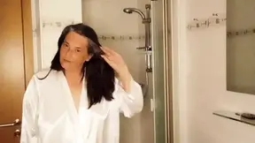 Fat German MATURE BABE gives steamy shower