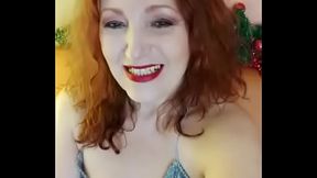 Webcam babe shows off her jiggly tits and grows a fanbase