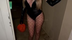 Halloween special with a MILF giving head and taking it in her big tits