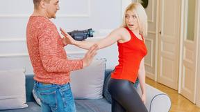 ”Future star sucks her way to fame”