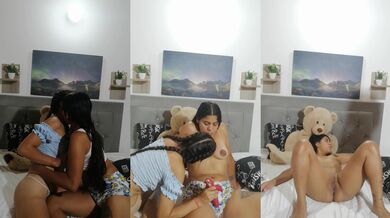 My stepsister's soaked pussy made me cum from just fingering her