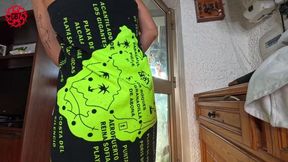 Watch coppiabollente7 as the Italian housewife gets a hot fuck while her cuckold courier is away