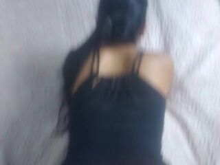 LA PONGO EN 4 A MI'MIGA LA COQUETA.. QUE RICO GIME.(sexo real)