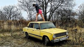 My Marathon Video (bouching and shaking old yellow car)