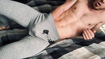 I MASTURBATE and CUM in GRAY LEGGINGS after Training! Male orgasm! Russian home video of a straight man!