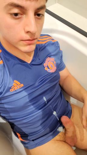 Young twink piss compilation - xstwinkk   Clip 1