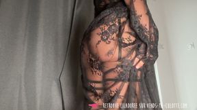 Vends-ta-culotte - Jerk off instructions by a French beauty with a gorgeous body in sexy lingerie