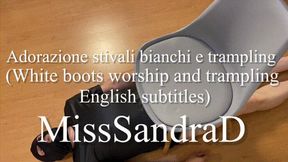 ZOOM Adorazione stivali bianchi e trampling (white boots worship and trampling English subtitles)