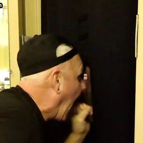 Greedy gloryhole DILF sucks BFs cock in homemade video