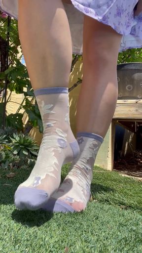 Sexy feet in ankle socks get attention
