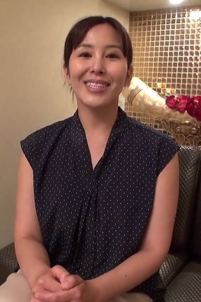K-cup Super Milk Wife, Megumi, 42 Years Old
