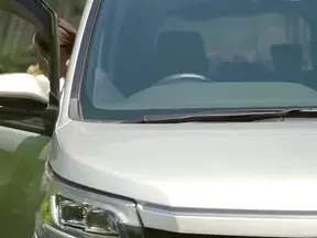 Big-Butt Japanese Brunette Takes Cock Down Her Throat at Luxe Spa