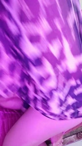 عم وريه كيف اسويلو فوق سرير