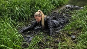 SweetLana sinking in deep mud, swamp sinking, girl in mud, girl got stuck in mud, girl in trap