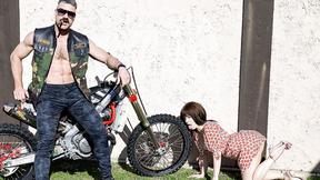 ”Kiara Edwards - Muffstache”