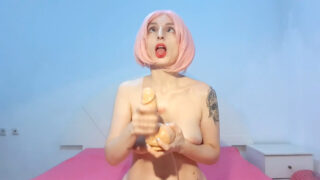 Gadis cosplay Ram 18 tahun yang kurus dan tembam memberikan JOI ahegao yang sengit dalam video POV yang beruap