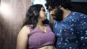 Mallu Couple's Slaying Saree Lip Lock Romance: Vaishnavy & Sharun's Sultry Seduction