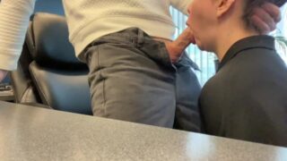 Intensiver Schwanzlutsch-Sex mit einer fetten, untreuen Sekretärin (PAWG-Hure).