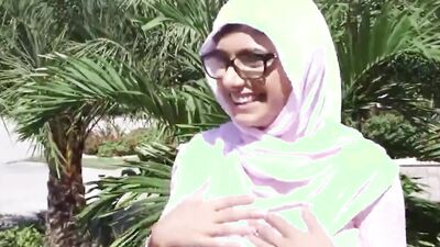 Mia Khalifa, Julianna Vega - Stepmom And Stepdaughter