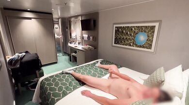 Hotel peep gets a taste of what she brings