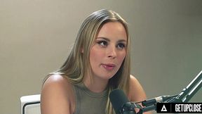 Anna Claire Clouds: Close-Up Pussy Play, Solo Fuck Fest – Cum Watch Her Scream!
