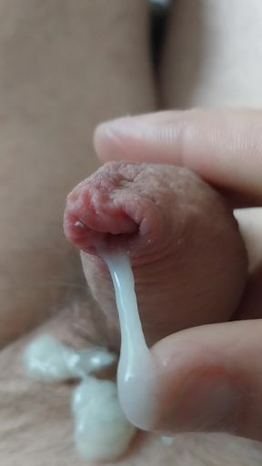 Gorgeous Girlcock Exploding Cumshot