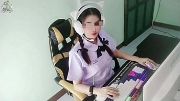 นักเรียนสาวไทยโดนรุ่นพี่จับเย็ดหน้าคอม ร้องลั่นบ้าน (เสียงไทยชัดเจน)4K