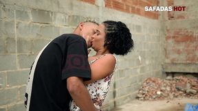 novinha perdendo cabaco pro pedreiro na obra de casa