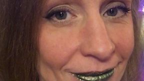 GREEN LIPS WITH GOLD