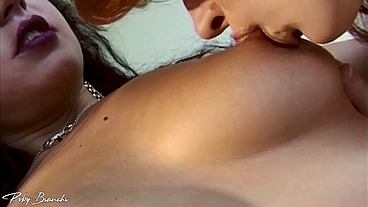 Lady Rox and Foveà pornstars from twenty years ago... with hairy pussy