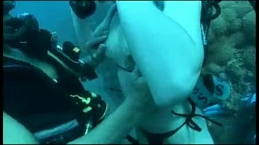 Scuba Diver Sabina Gives a Blowjob and Gets Screwed under Water