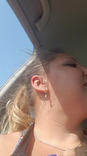 Risky Pussy Play in Car