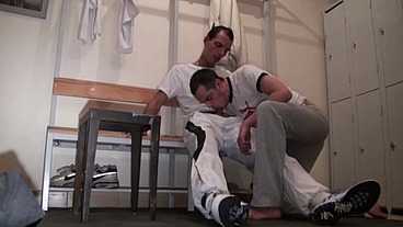507 french dude fucked by badboy n locker room at the sport