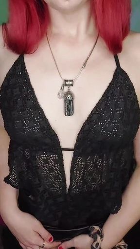 Your Hot Step-stepdaughter Tempts You in Front of the Clan Without Shame with Her Huge Ass!!!
