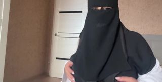 Syrian Girl in Hijab in Pink Panties Shows Her Holes.