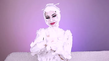 Hot Geisha Serves you with Foamy Body