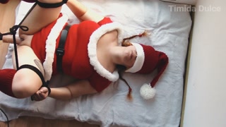 Ms Claus meets a fucking machine and enjoy de ride