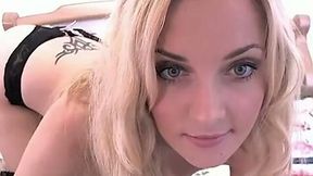 Breath-taking masturbation webcam solo with a gorgeous blonde