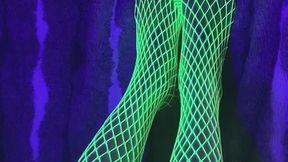 Melove Sexy Legs in Neon Green Fishnet on the Blanket