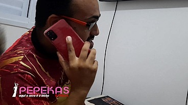 vivi guedez oficial chama técnico de tv para conserta sua tv quebrou bem na hora.