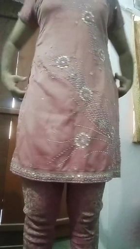 Indian Gay Crossdresser Bottom Real Homemade Sex in Pink Salwar Kurta with Heavy Jwellery Just Like a Housewife