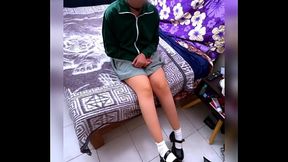 Se ve toda INOCENTE en el SALON pero ya en la Cama se la Traga Toda! BUENAS CHUPADAS de VERGA, RICA y ROSADITA VAGINA de Estudiante Inocente Joven! Video Casero COMPLETO