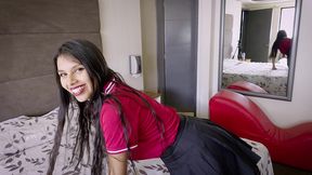 me escape de clases en la manana y estaba esperando a mi novio para ir al cine pero no llegaba, entonces llego el profe beto y me convencio de ir a clases porque es lo mejor para mi futuro